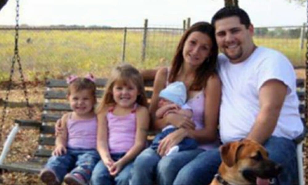 Can You Spot The Creepy Detail In This Photo That’s Freaking Everyone Out